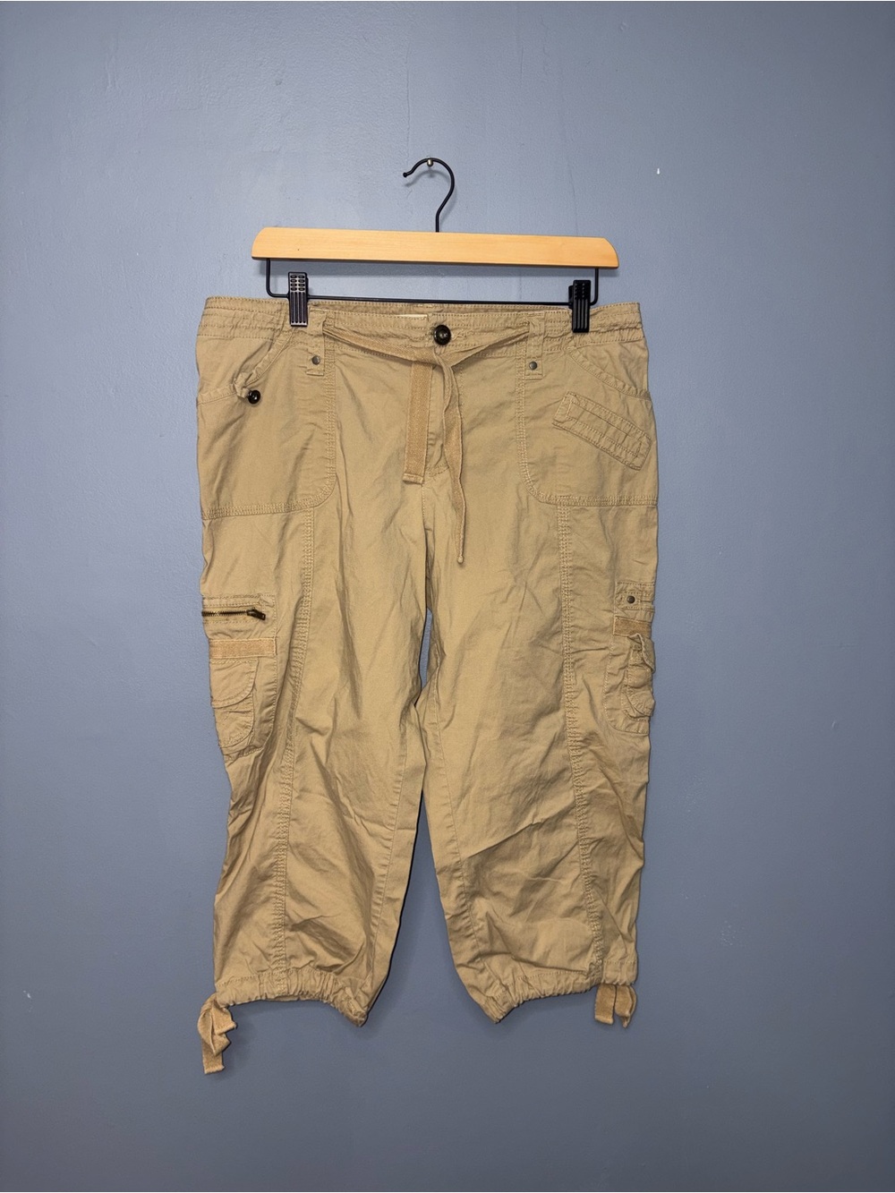 Liquid X • Beige Cargo Capris